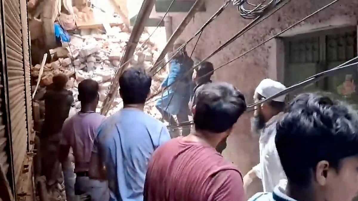 A Building collapses in Delhi