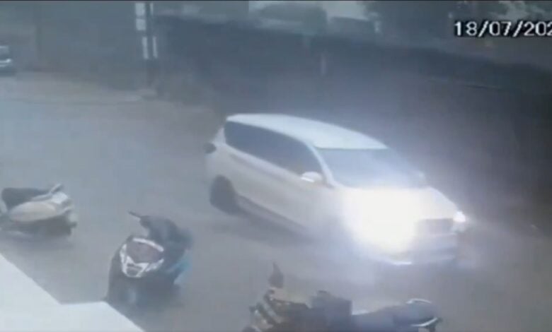 Heavy rains in Hyderabad trigger wall collapse