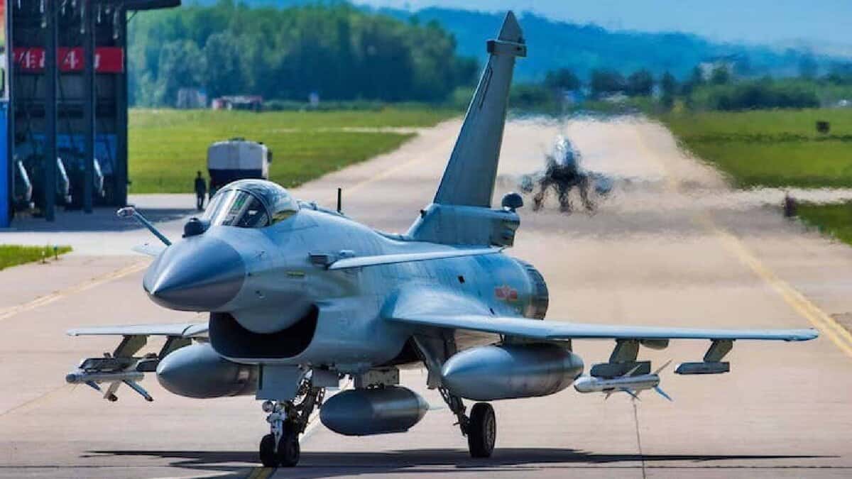 Chinese J-10C fighter jet on runway with another jet in background.