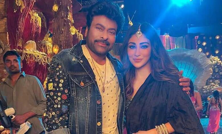 Chiranjeevi and Mouni Roy