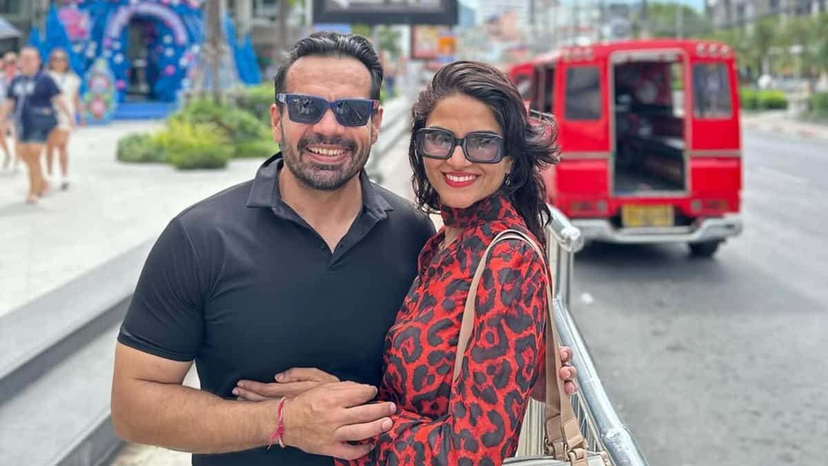 Gaurav Taneja and his wife