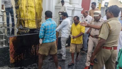 Karunanidhi statue defaced in Salem