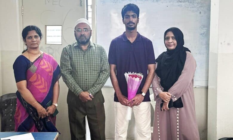 MS Junior College Principal presents an award to Mohammed Zuhair Hyder for his outstanding achievement in the CA Foundation Exam.