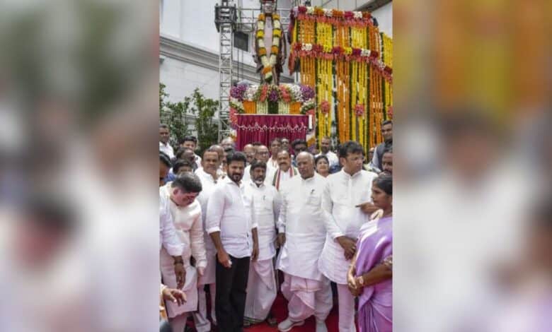 In this image posted by @revanth_anumula via X on July 4, 2025, Telangana Chief Minister A Revanth Reddy, AICC President Mallikarjun Kharge and others during the unveiling of the statue of former CM of erstwhile Andhra Pradesh (undivided) K Rosaiah on the occasion of the latters 92nd birth anniversary, in Hyderabad.
