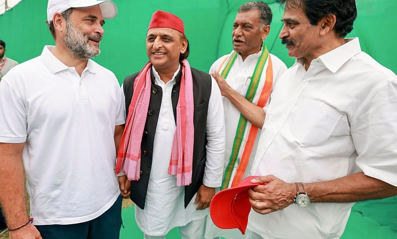 At rally in Bihar, Akhilesh mocks Bhagwat, backs Tejashwi for Bihar polls