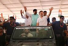 Congress leader Rahul Gandhi with RJD leader Tejashwi Yadav