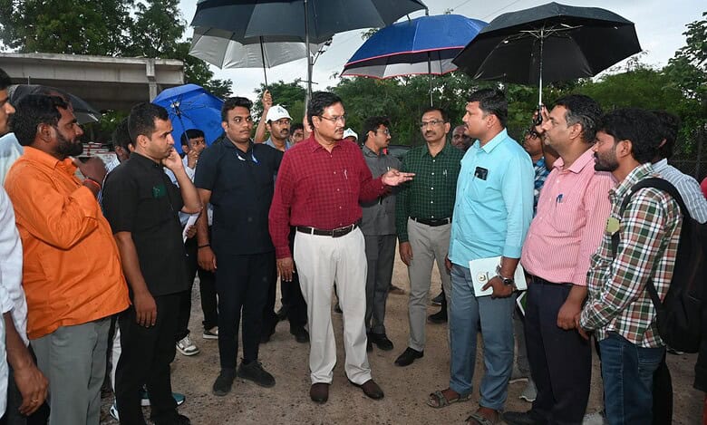 HYDRAA commissioner inspects nala expansion, lakes and encroachments
