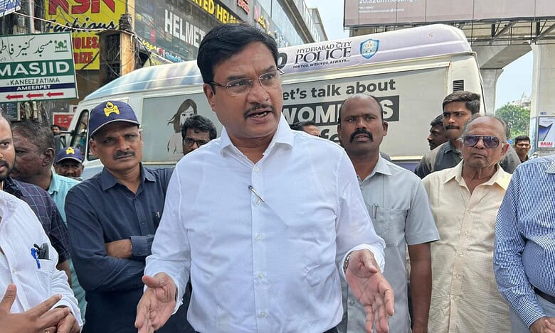 HYDRAA commissioner inspects waterlogging, reviews complaints on encroachments