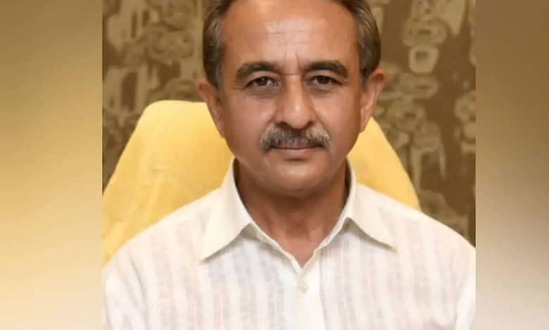 Minister Kirti Vardhan Singh