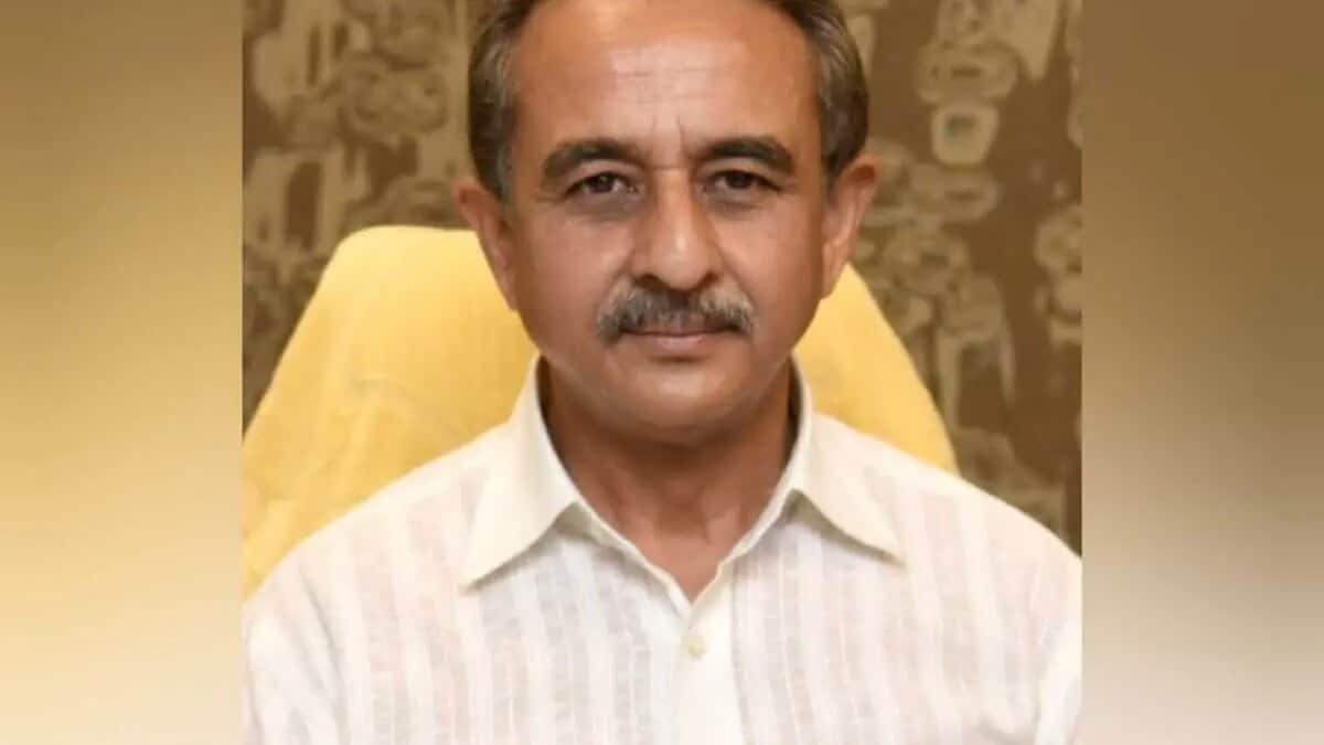 Minister Kirti Vardhan Singh