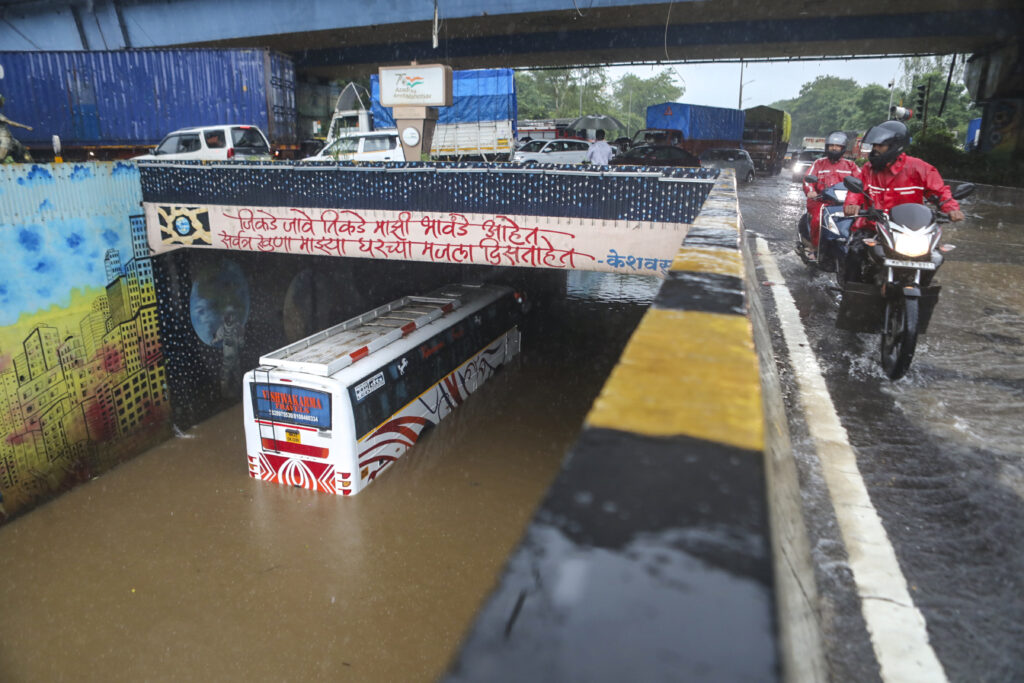 Weather: Rain in Mumbai