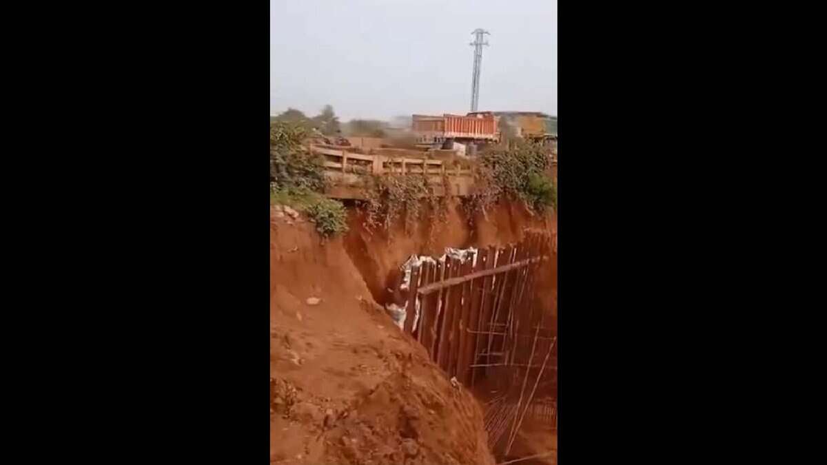 Mulugu-Warangal bridge collapses