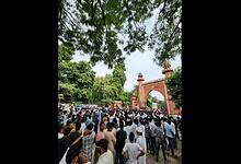 Students protest in AMU over fee hike