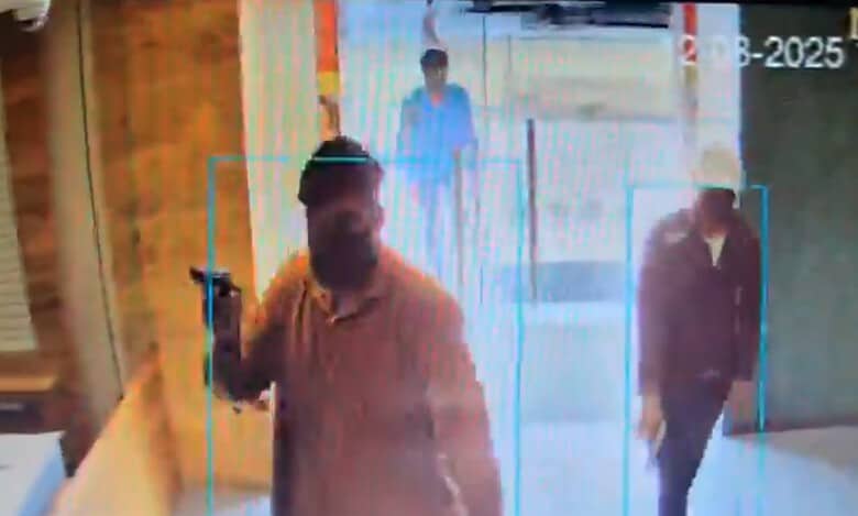 Hyderabad: Armed men loot jewellery shop in Chandanagar, dy manager shot