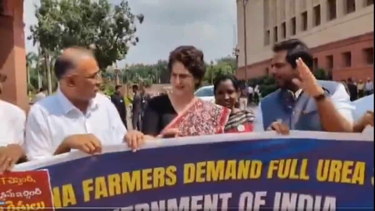 Priyanka Gandhi and Telangana Congress MPs protest in Parliament
