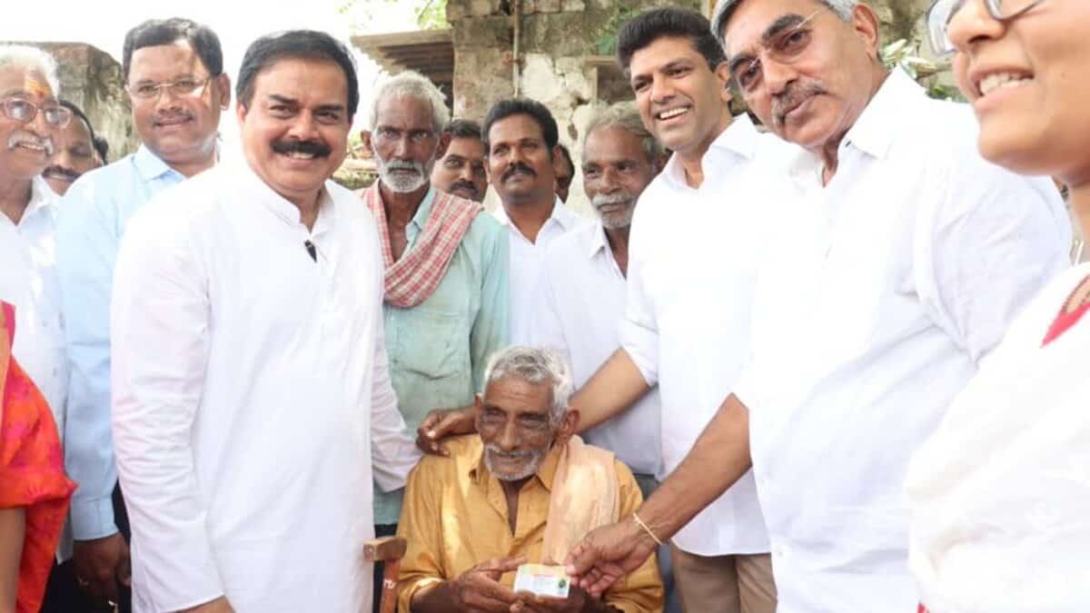 Smart Ration Cards distribution in Nandivelugu village by AP minister