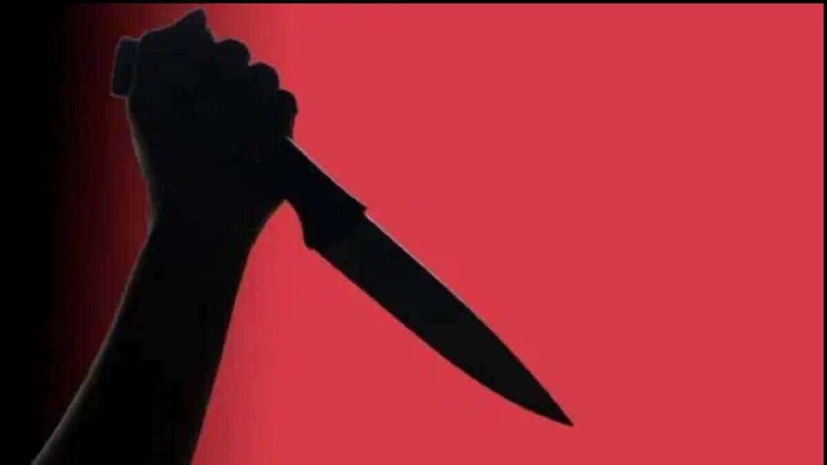 A image depicting stabbing used for representational purpose