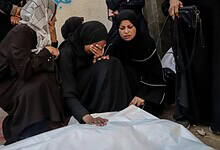 Palestinians grieve the loss of loved ones [[Saeed MMT Jaras/Anadolu]]