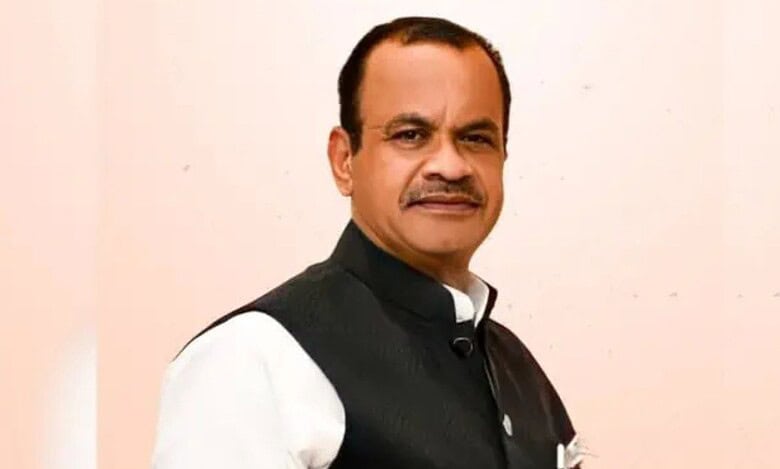 Telangana Roads & Buildings Minister Komatireddy Venkat Reddy