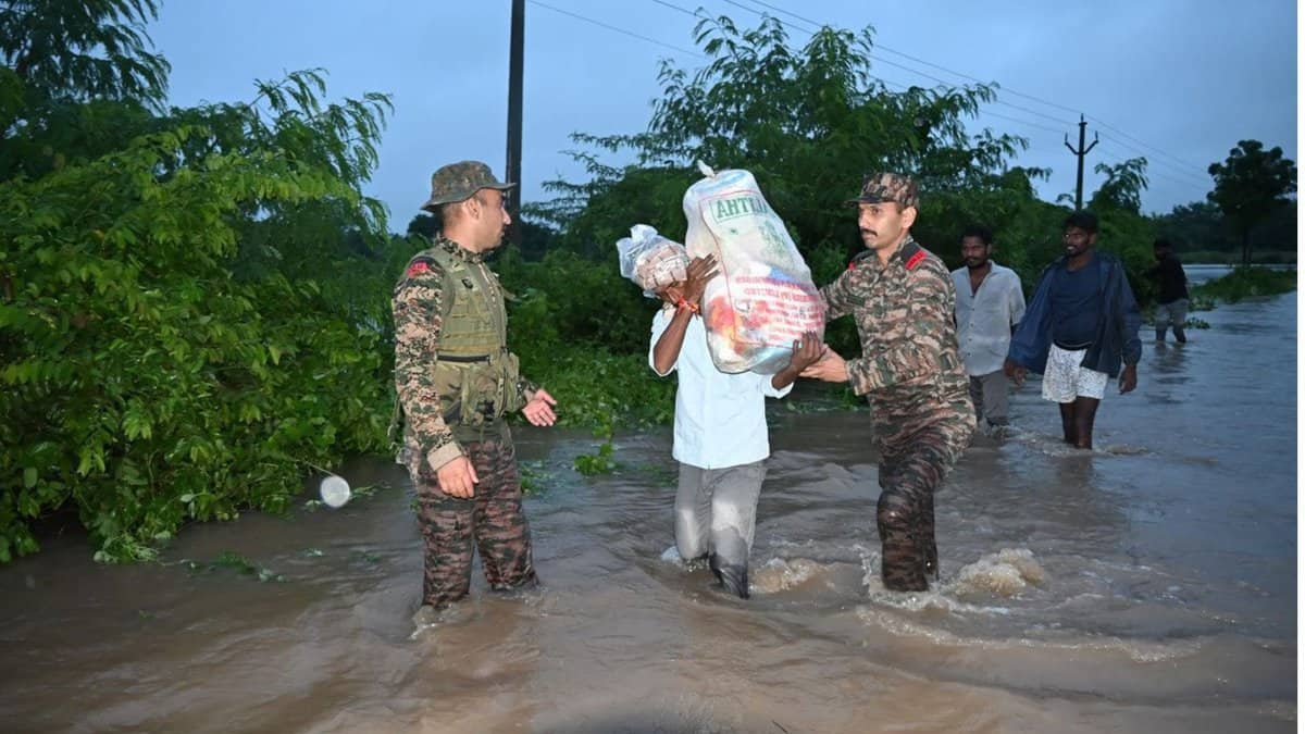 Army personnel rescue people amid floods in Telangana