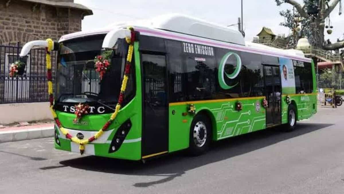 Pushpak buses from Hyderabad airport