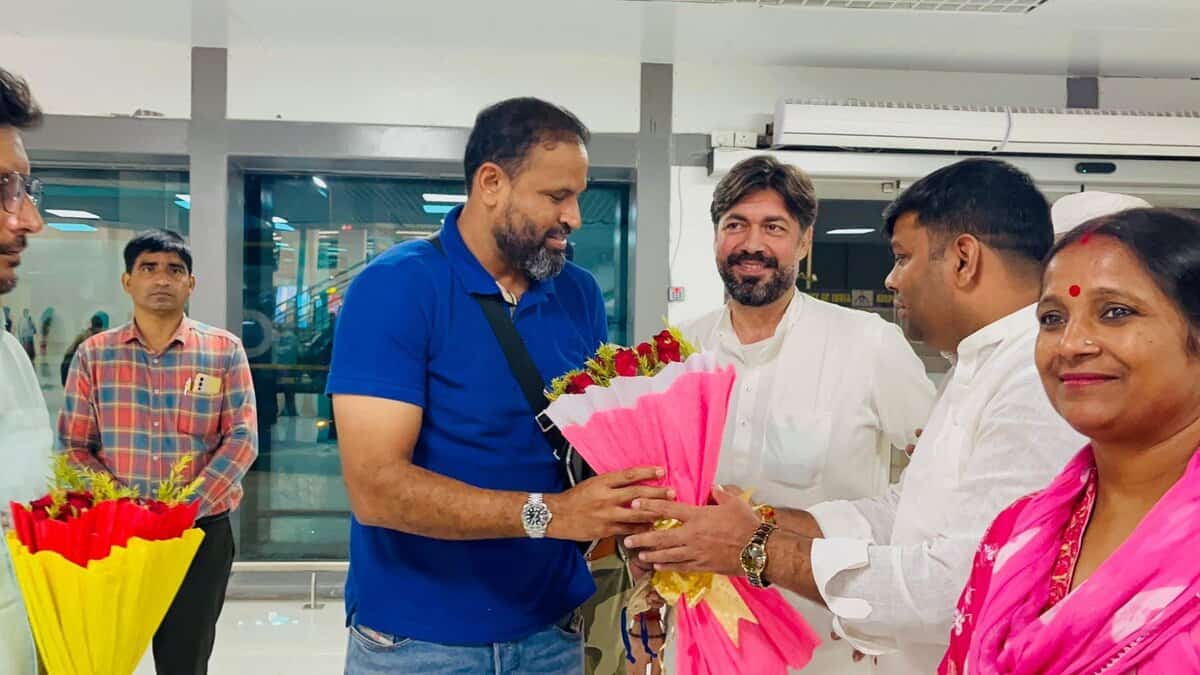Yusuf Pathan and Laliteshpati Tripathi reached Patna to join the Voter Adhikar Yatra