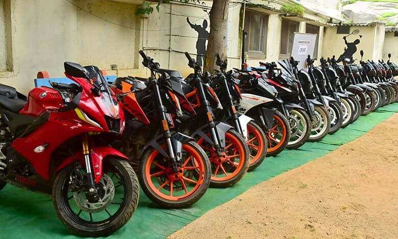 Bike theft gang apprehended in Hyderabad