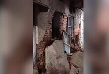Heavy rains in Hyderabad result in a portion of a building to collapse in Hussaini Alam