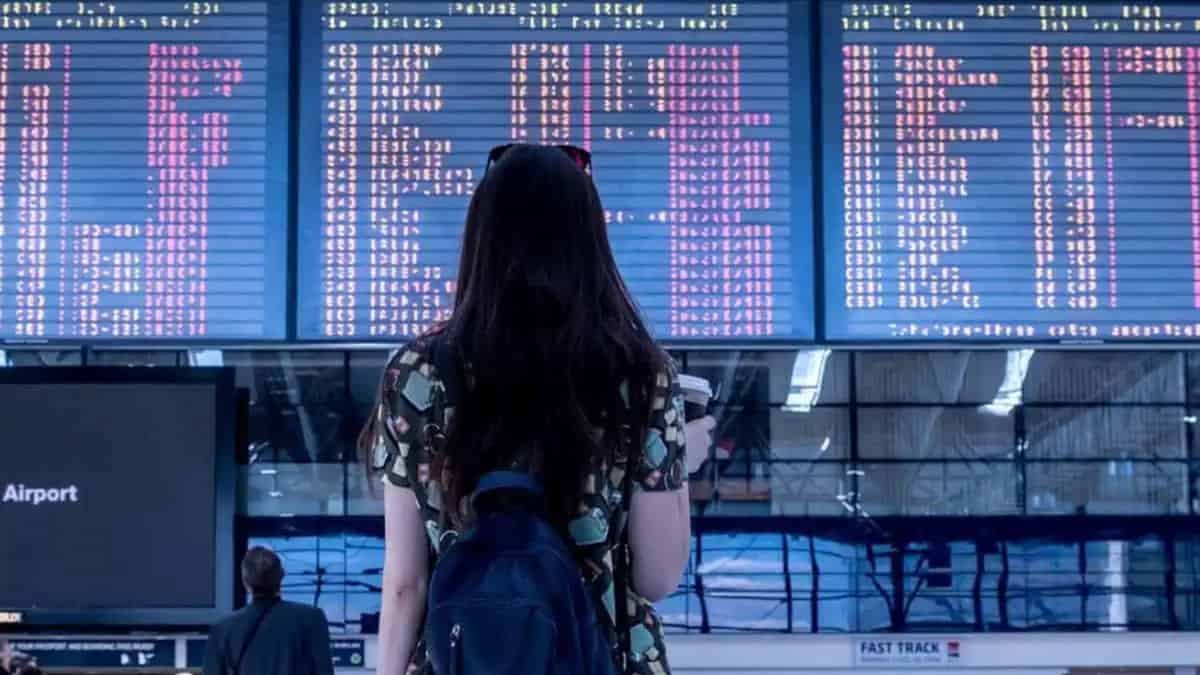 flights indicator at ariport