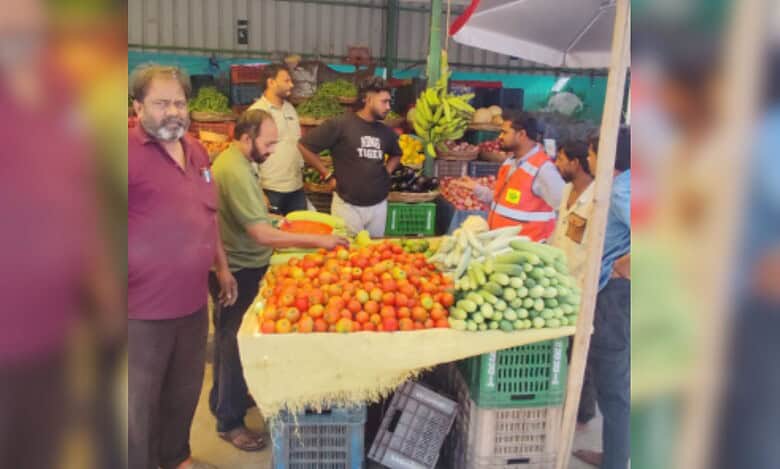 GHMC inspects fruit and vegetable markets in Hyderabad