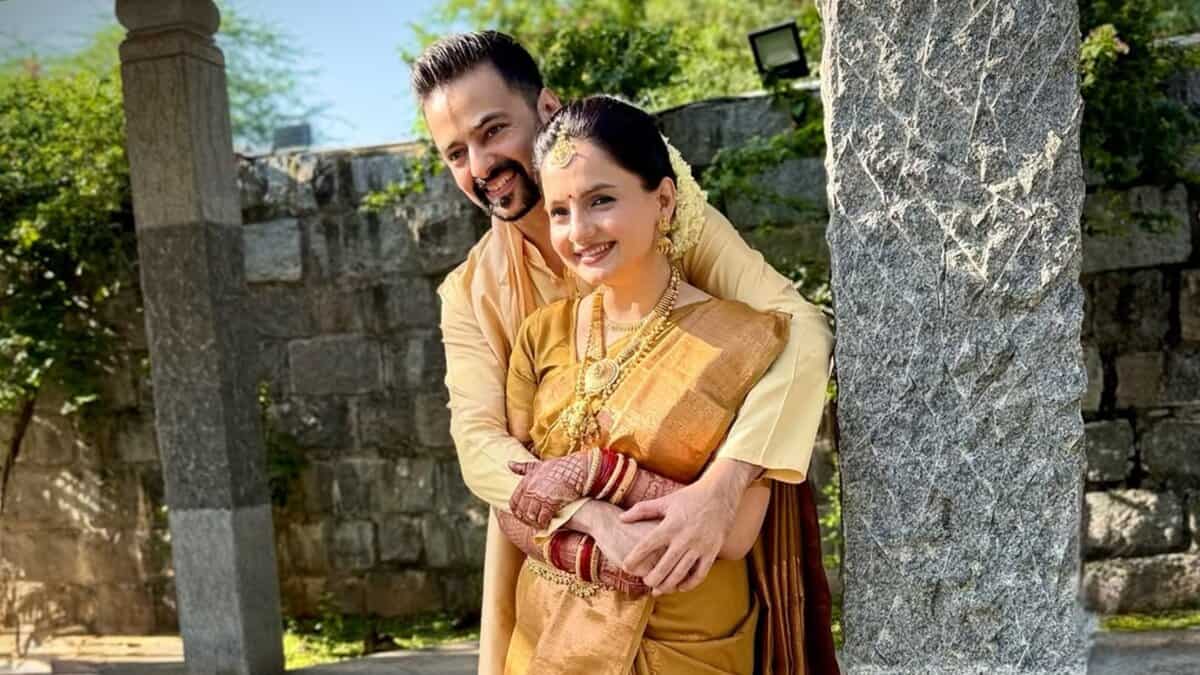 Gia Manek and Varunn Jain