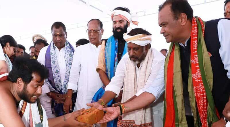 Image of Telangana deputy CM Bhatti Vikramarka at the inauguration of the Yadadri thermal plant .