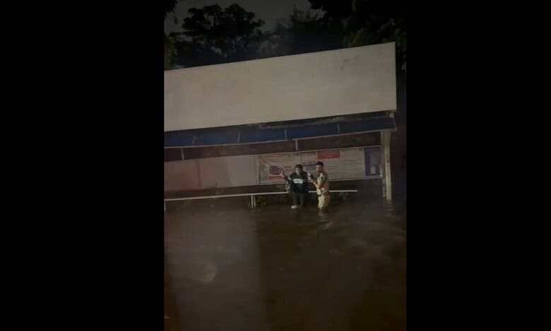 Hyderabad cop hailed for rescuing woman during rains in Banjara Hills