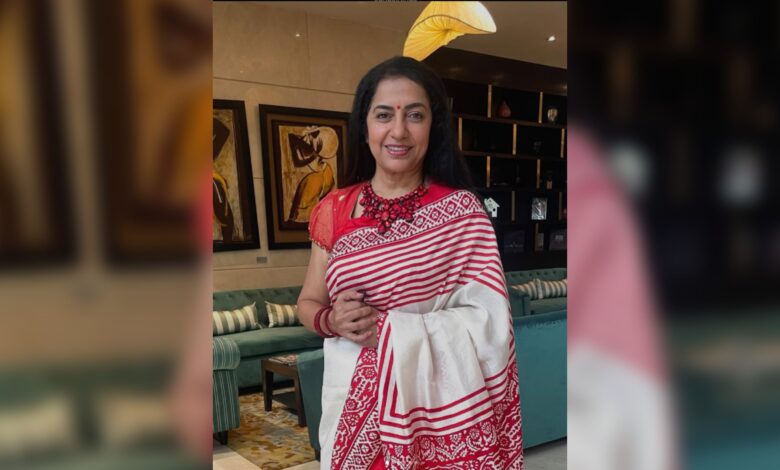 Women need to work with stronger conviction in films: Suhasini Maniratnam