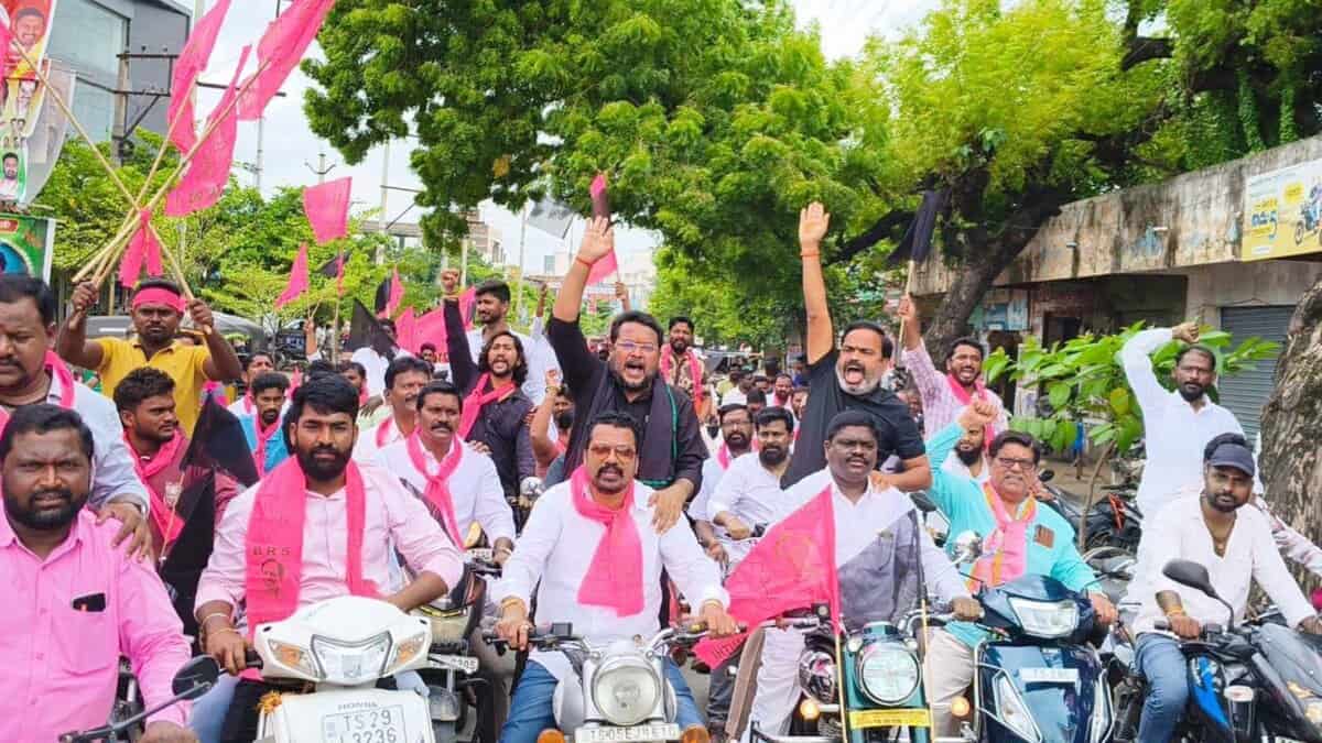 BRS leaders protest over CBI inquiry in the Kaleshwaram Project in Telangana