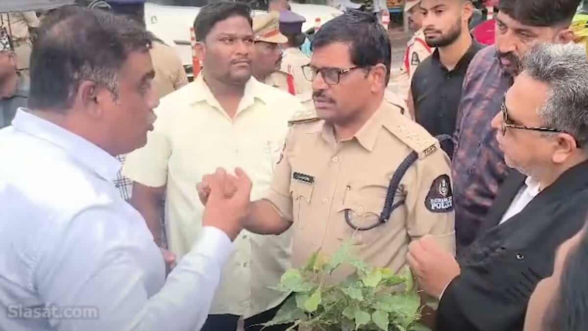 Hyderabad: AIMIM cadre resist function hall seizure, tension in Hyderguda