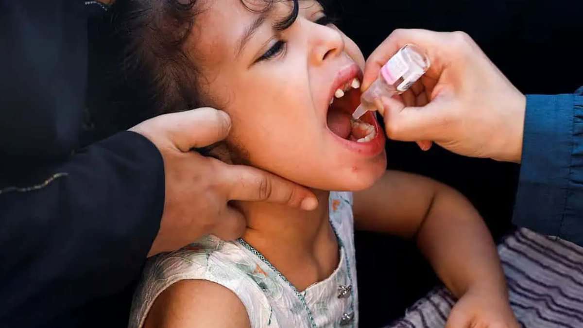 Polio dose