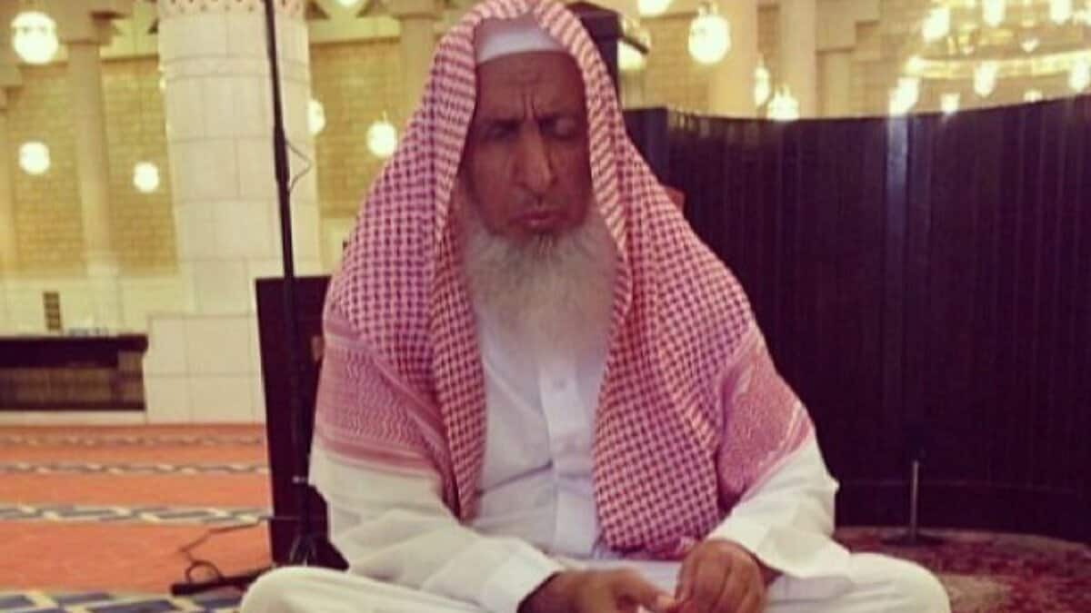 The image of late Grand Mufti of Saudi Arabia, Sheikh Abdulaziz Bin Abdullah Al al-Sheikh.