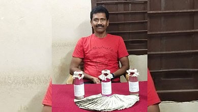 Official caught accepting Rs 50000 bribe (Photo: X/Telangana ACB)