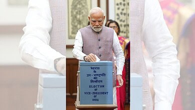 PM Modi votes during the vice president elections