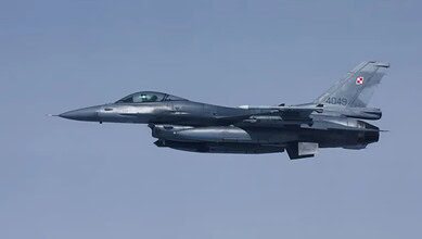 A Polish Air Force F16 fighter jet in 2022 [File: Benoit Tessier/Reuters]