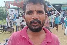 Farmer interacts with Media in Mahabubabd