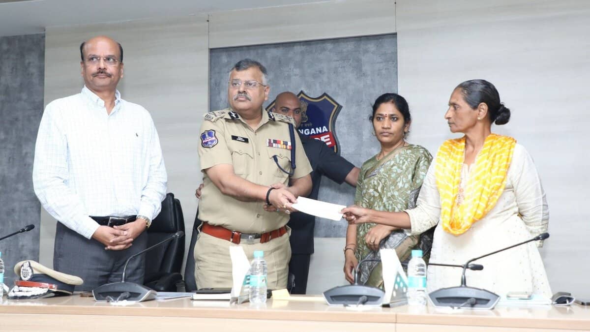 Senior Maoist leader Potula Padmavathi surrenders before DGP Dr Jitender on Saturday