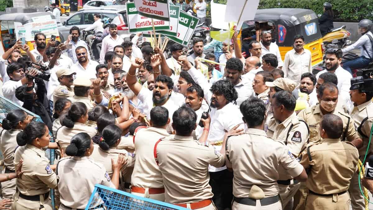Telangana Jagruthi activist protest at the TGPSC office in Hyderabad