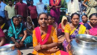 Women protest in Asifabad over water scarcity in Telangana