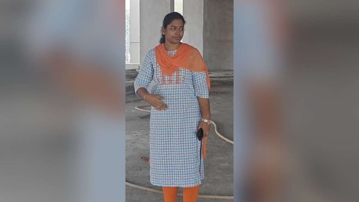 Town planning official caught by Telangana ACB for demanding Rs 10 lakh bribe.