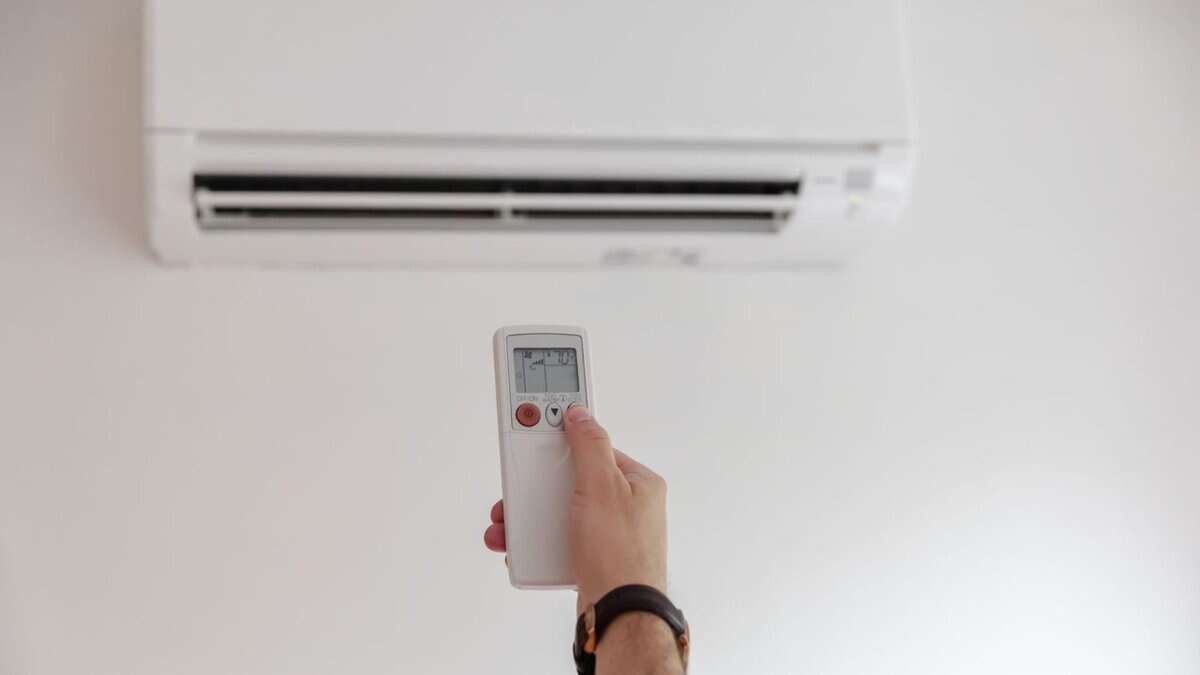air conditioner/ AC