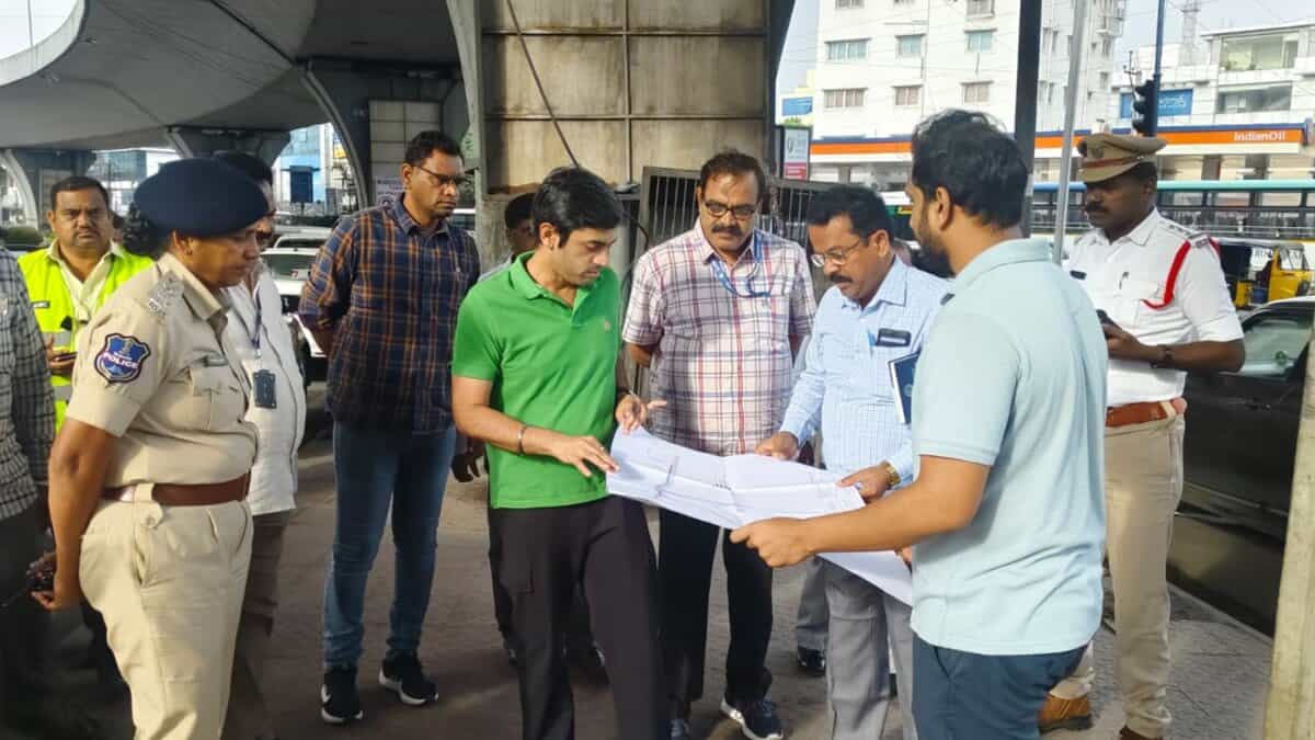 Khairtabad Zonal commissioner inspects the Rethibowli-Nanal Nagar Junction flyover route