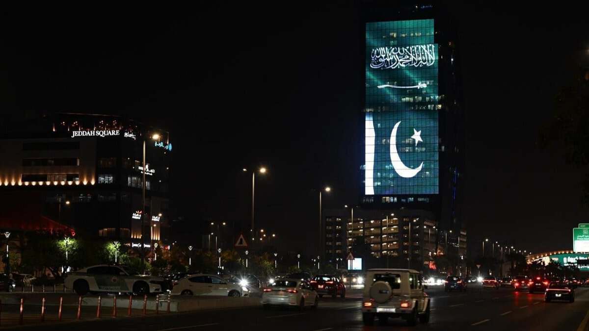 Illuminated tower featuring Saudi and Pakistan flags in celebration of the defence agreement.