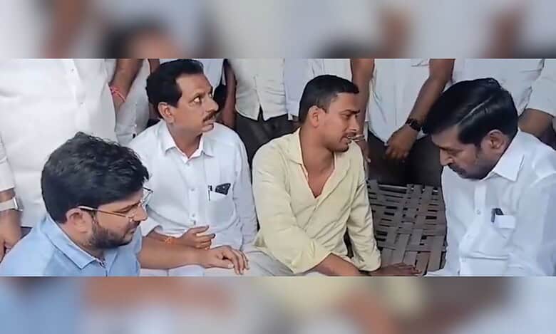 Farmer in Telangana's Nalgonda was allegedly assaulted by police for participating in a urea protest.